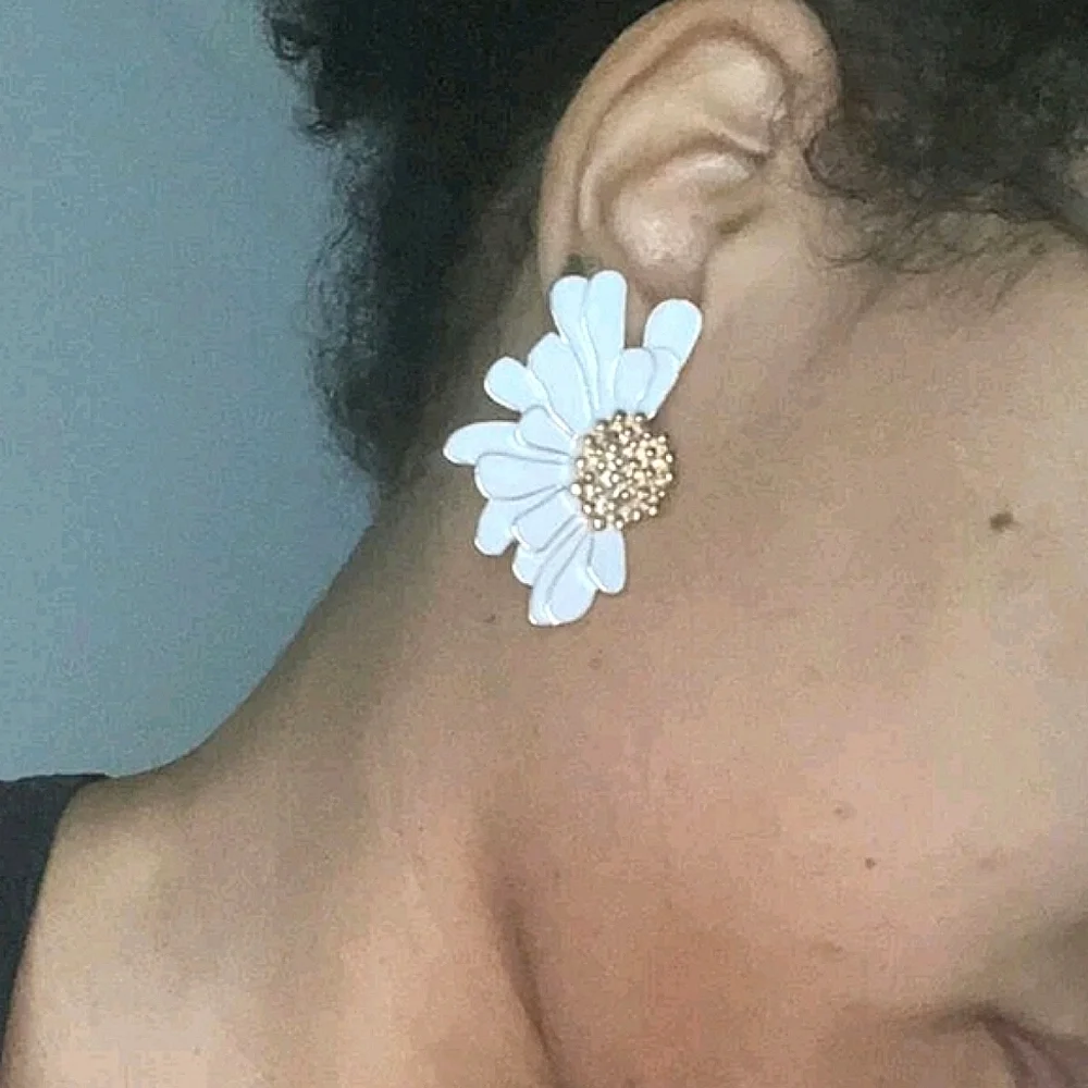 White Gold Flower statement Earrings Boho Floral Cottage Bohemian Wedding 💖